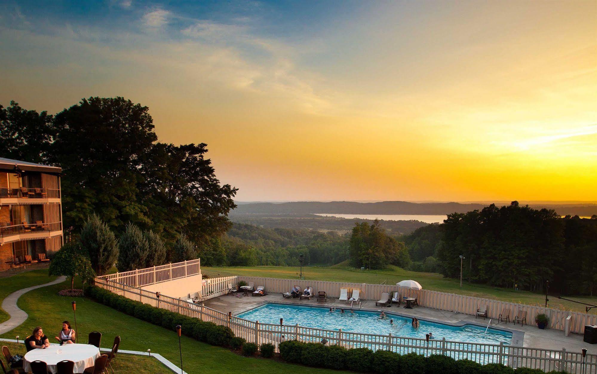Summit Village Bellaire Dış mekan fotoğraf